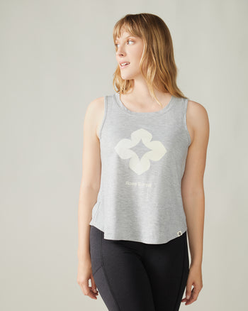 Women wearing the Rose Boreal More Joy Tank top - Moon / Femme qui porte la Camisole Joie de Vivre de Rose Boreal - Lune