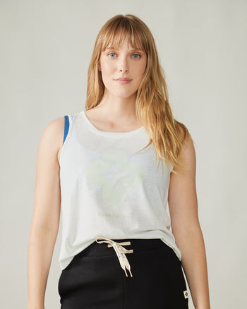 Women wearing the Rose Boreal More Joy Tank top - Natural White / Femme qui porte la Camisole Joie de Vivre de Rose Boreal - Blanc Naturel