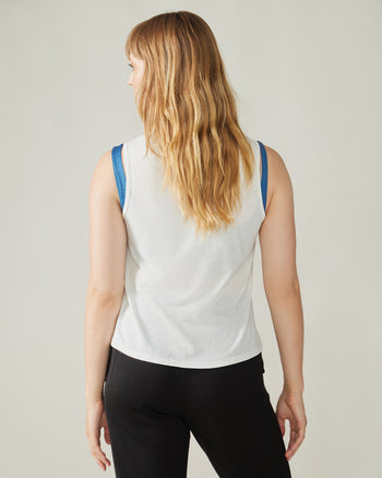 Women wearing the Rose Boreal More Joy Tank top - Natural White / Femme qui porte la Camisole Joie de Vivre de Rose Boreal - Blanc Naturel