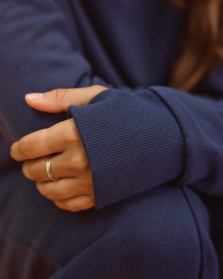 Woman wearing the Self love sweatshirt by Rose Boreal - Denim / Femme qui porte le Chandail amour de soi de Rose Boreal - Denim