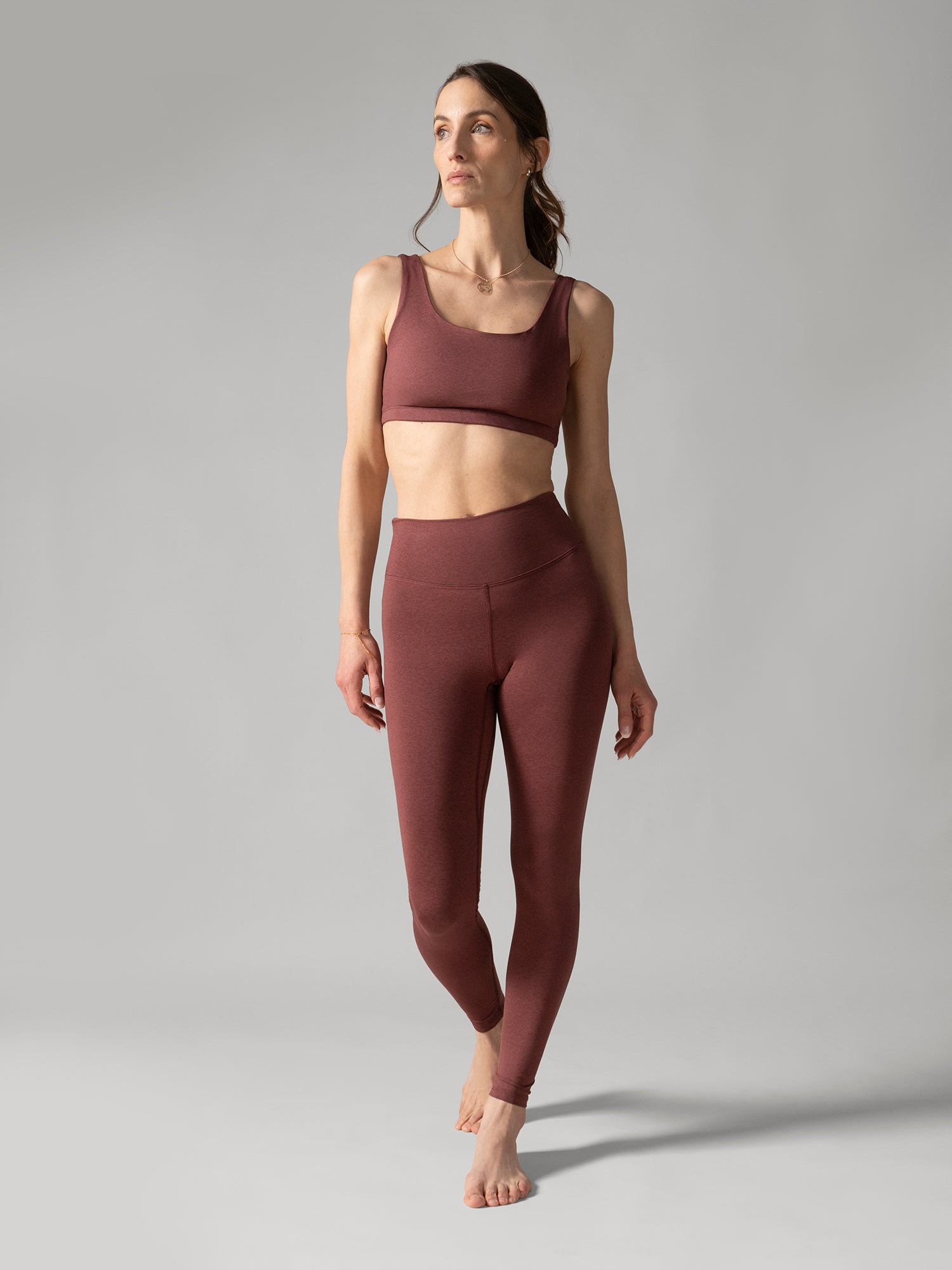 Women wearing the Life's good Sports Bra by Rose Boreal - Rhubarb Over / Femme qui porte le Soutien-gorge La Vie est belle de Rose Boreal - Rhubarbe Over