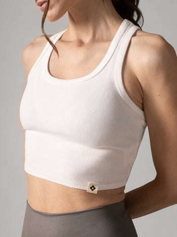 Women wearing the Rose Boreal Mile-End Tank Top - Natural White / Femme qui porte la camisole Mile-End de Rose Boreal - Blanc Naturel