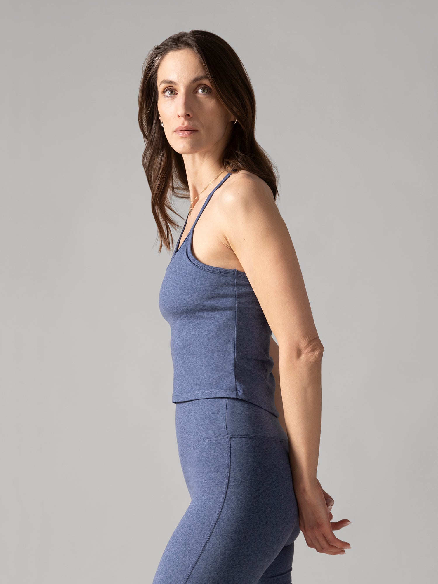 Women wearing the Summit Tank Top by Rose Boreal - Denim / Femme qui porte la Camisole Sommet de Rose Boreal - Denim