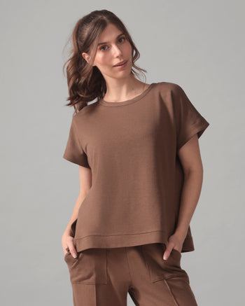 Women wearing the Time Out Sleeveless Sweat - Hazelnut in Hazelnut / Femme qui porte le Chandail sans manches Time Out - Noisette en Noisette