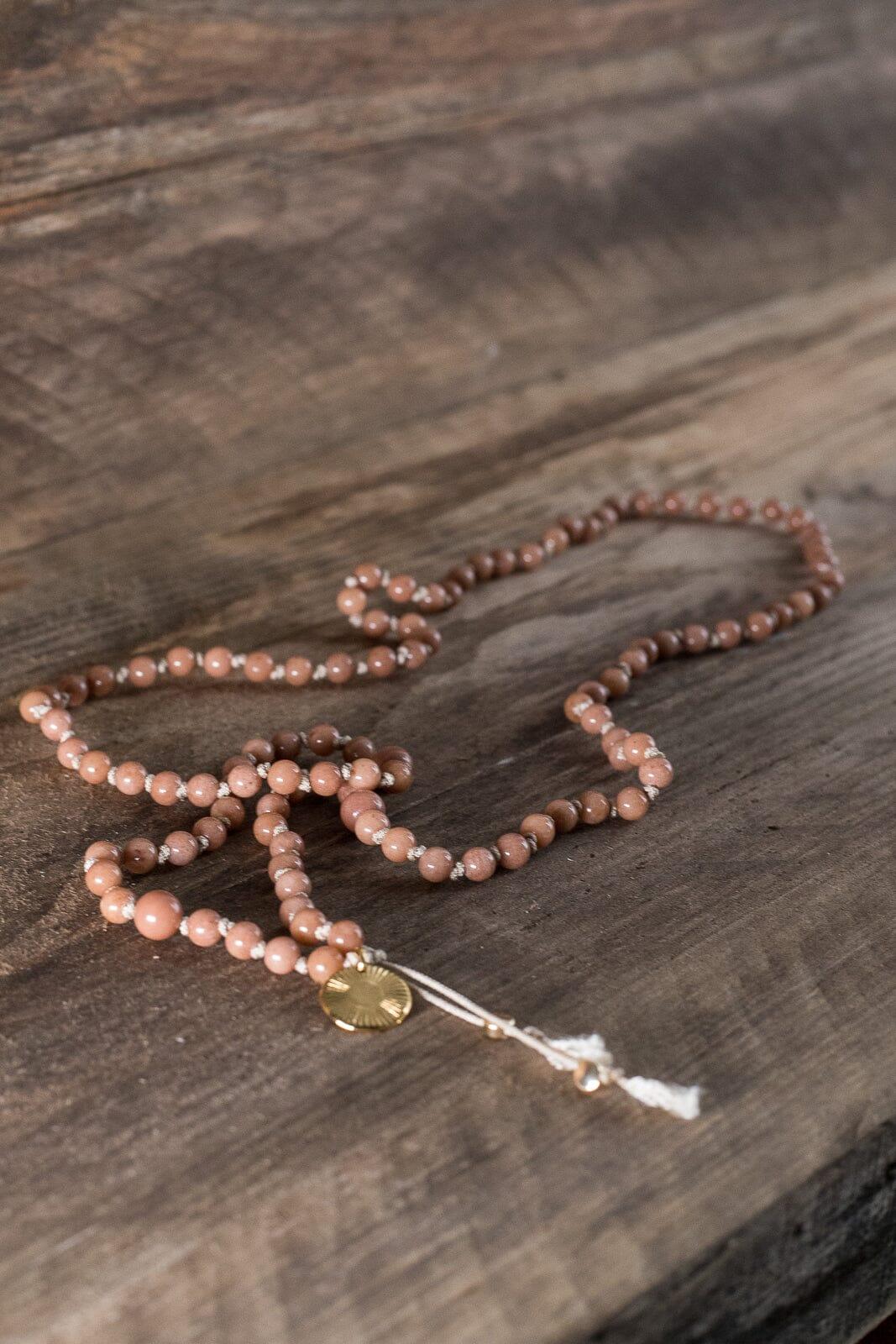 Women wearing the Love & Abundance Mala Rose by Rose Boreal - Mala Rose / Femme qui porte le Mala Amour & Abondance - Mala Rose